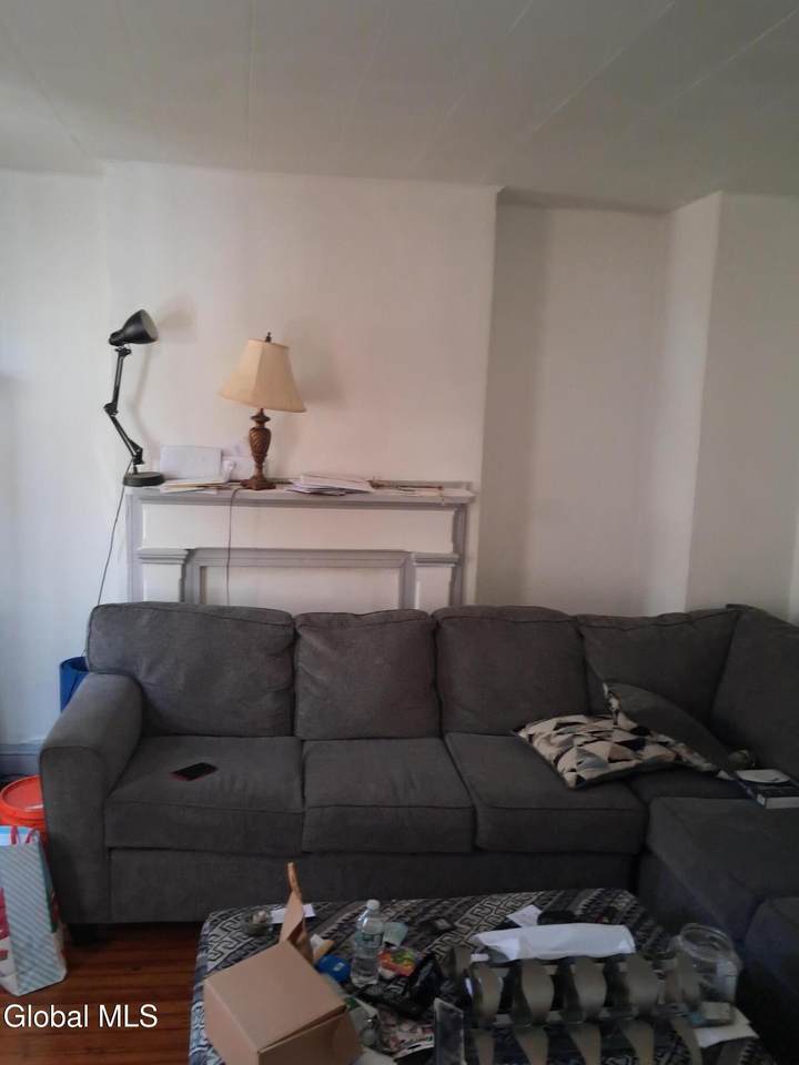 https://bt-photos.global.ssl.fastly.net/capital/1280_boomver_1_202618537-2.jpg