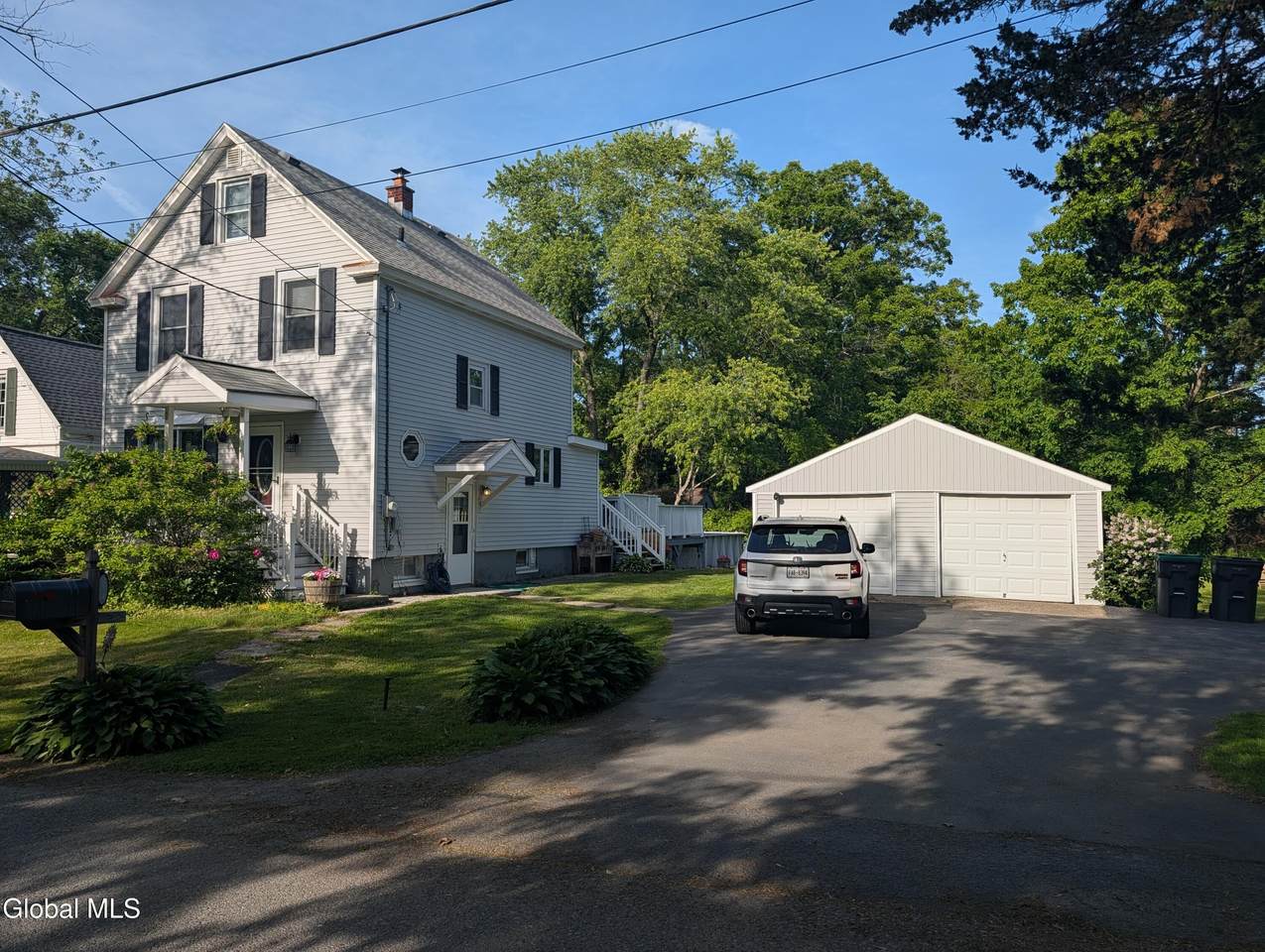 874 Benedict Avenue - Photo 1
