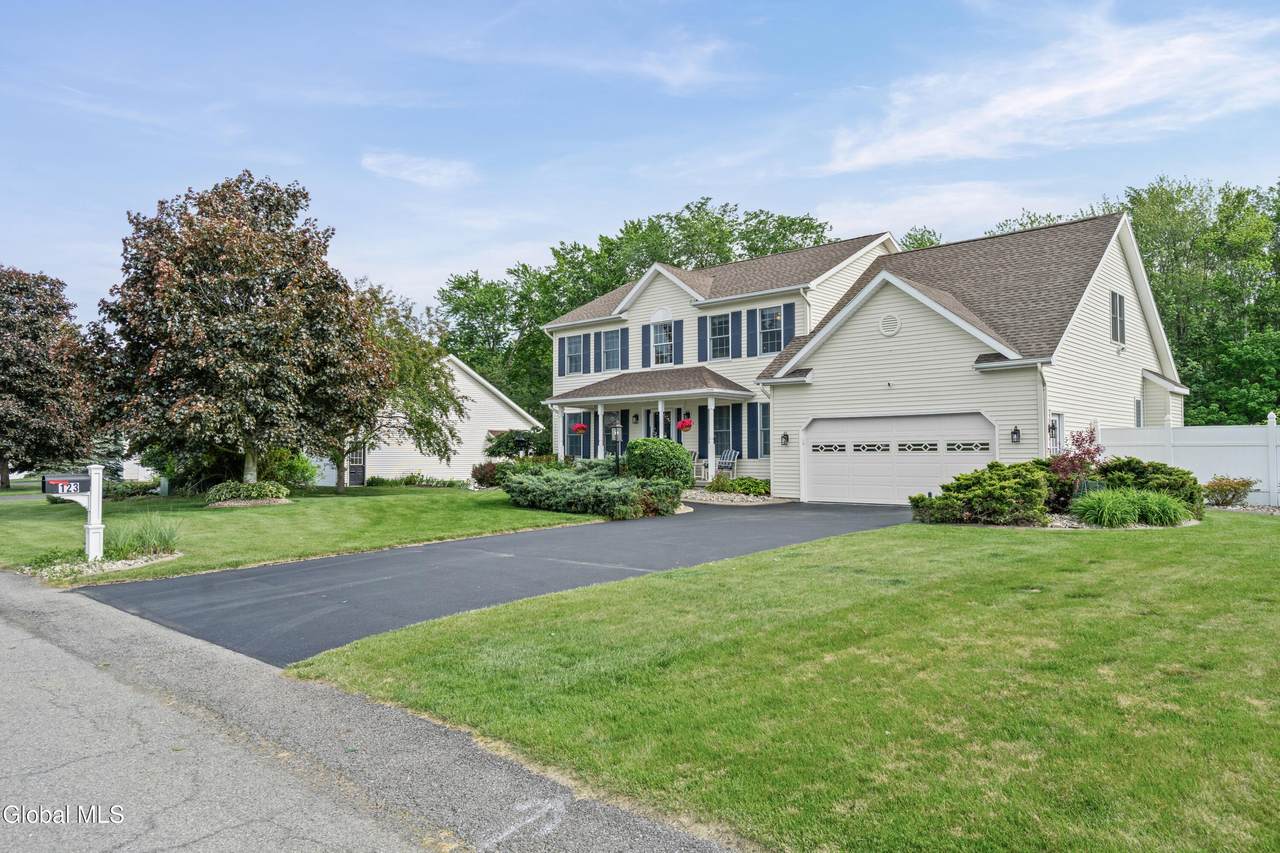 123 Halfmoon Drive - Photo 1