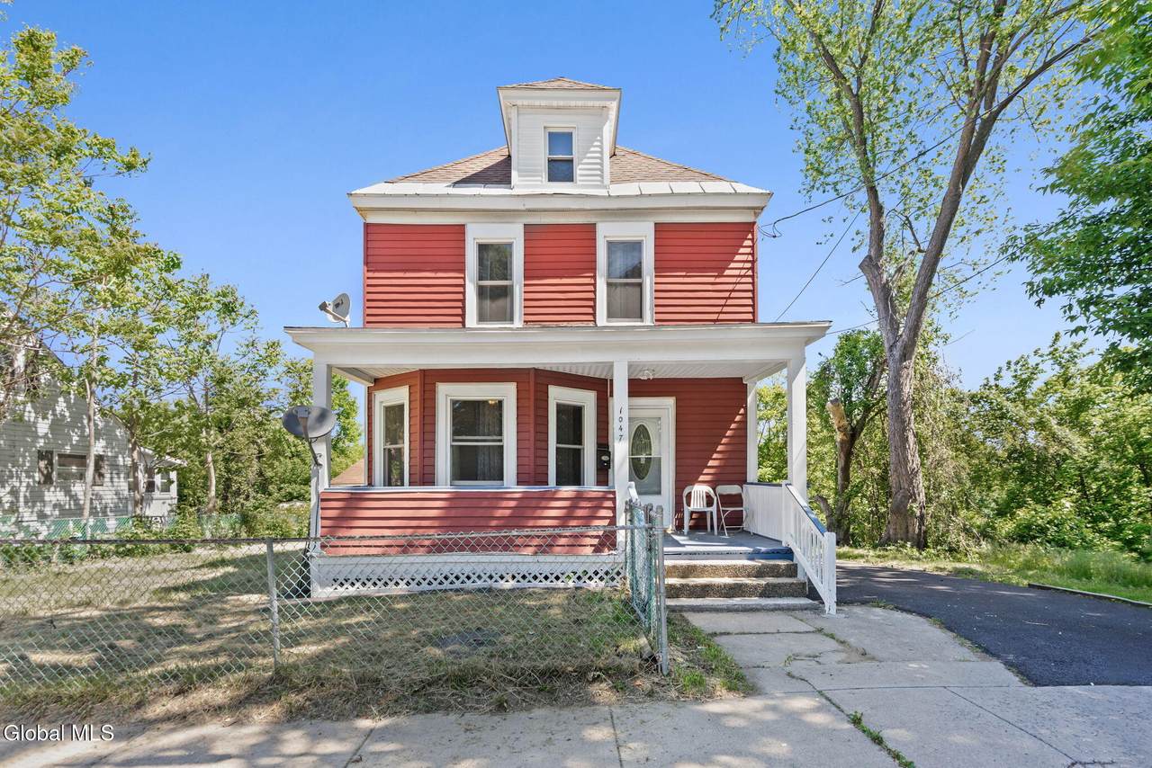 1047 Bridge Street - Photo 1