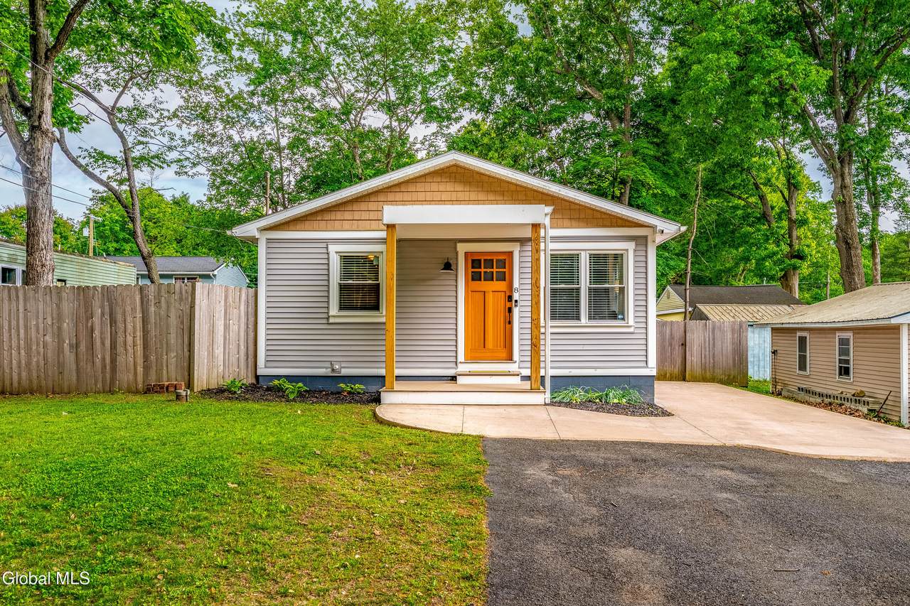 8 Cove Street - Photo 1