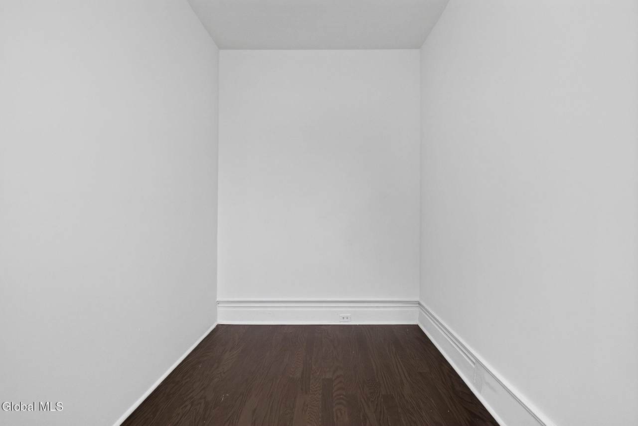 https://bt-photos.global.ssl.fastly.net/capital/1280_boomver_1_202620747-2.jpg