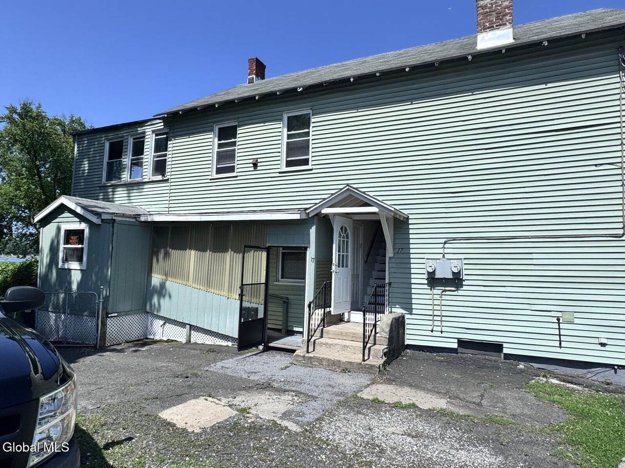 17 Mohawk Avenue - Photo 1