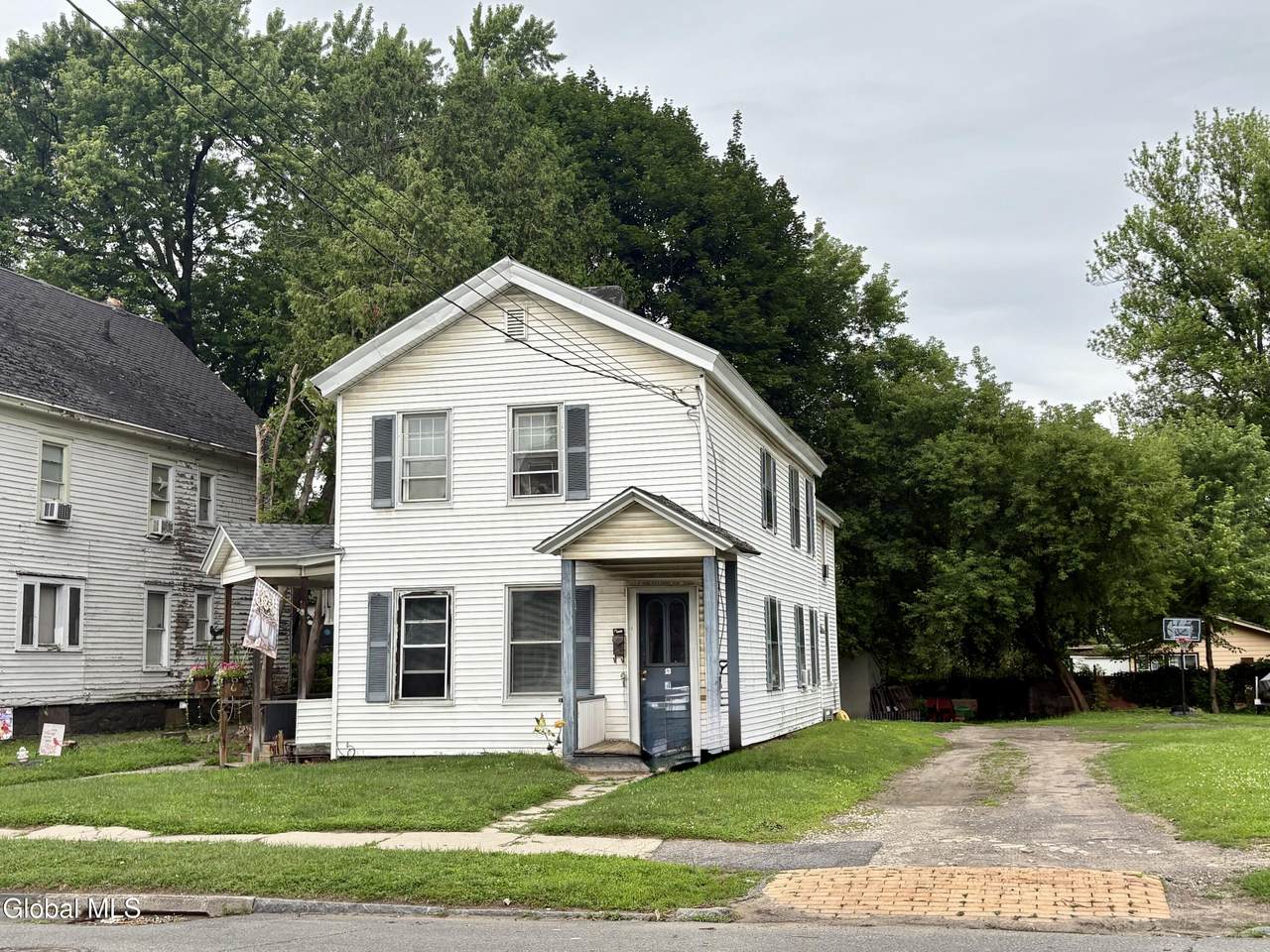 13 8th Avenue - Photo 1