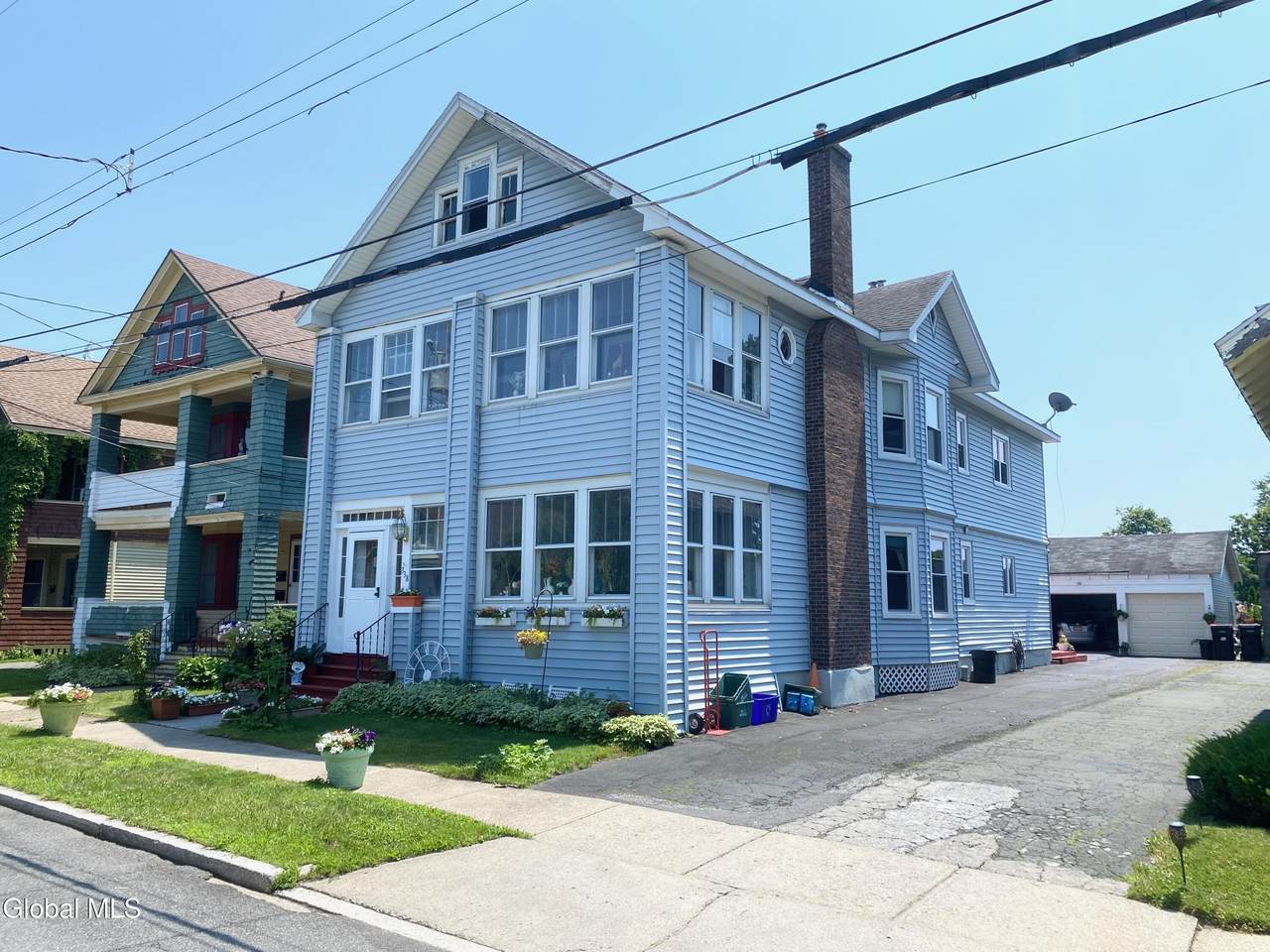 338 Taylor Court - Photo 1