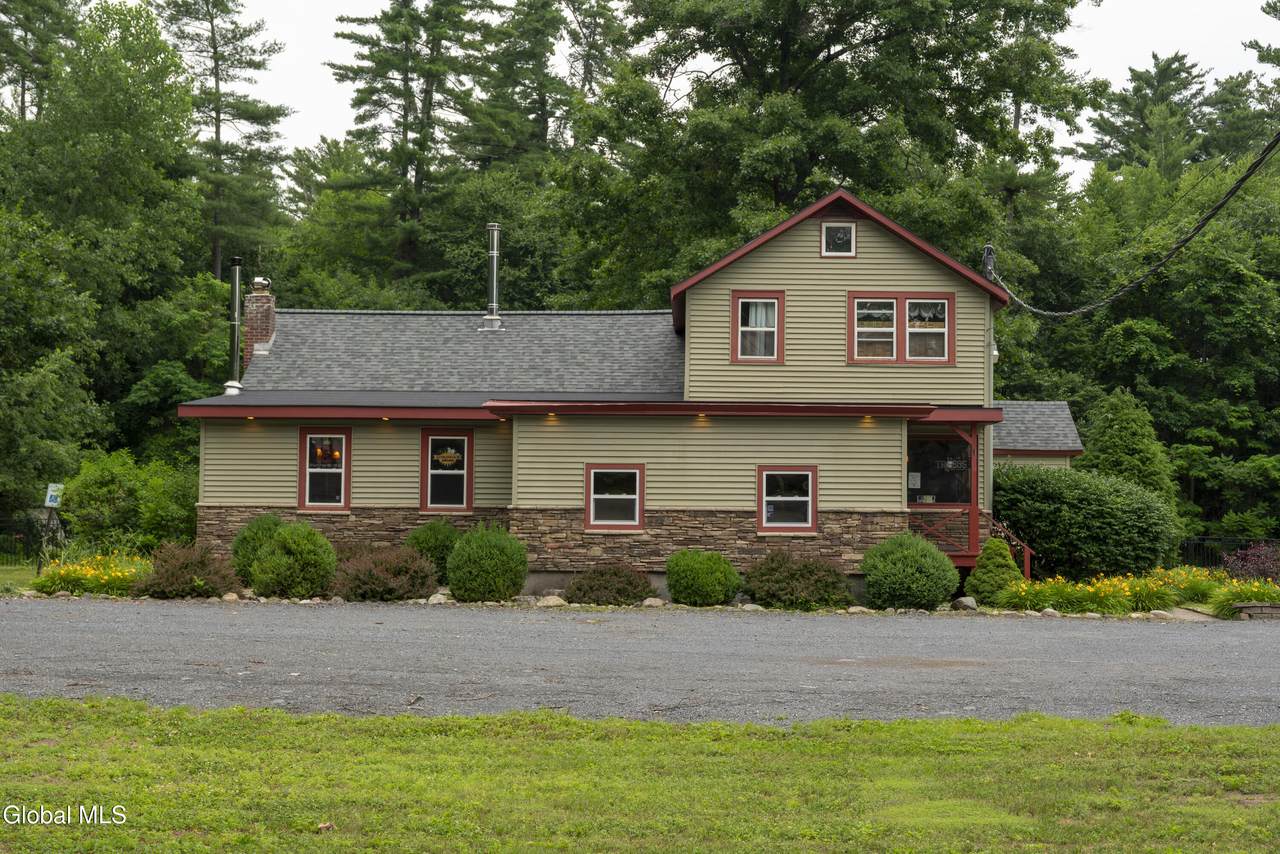 910 Rock City Road - Photo 1