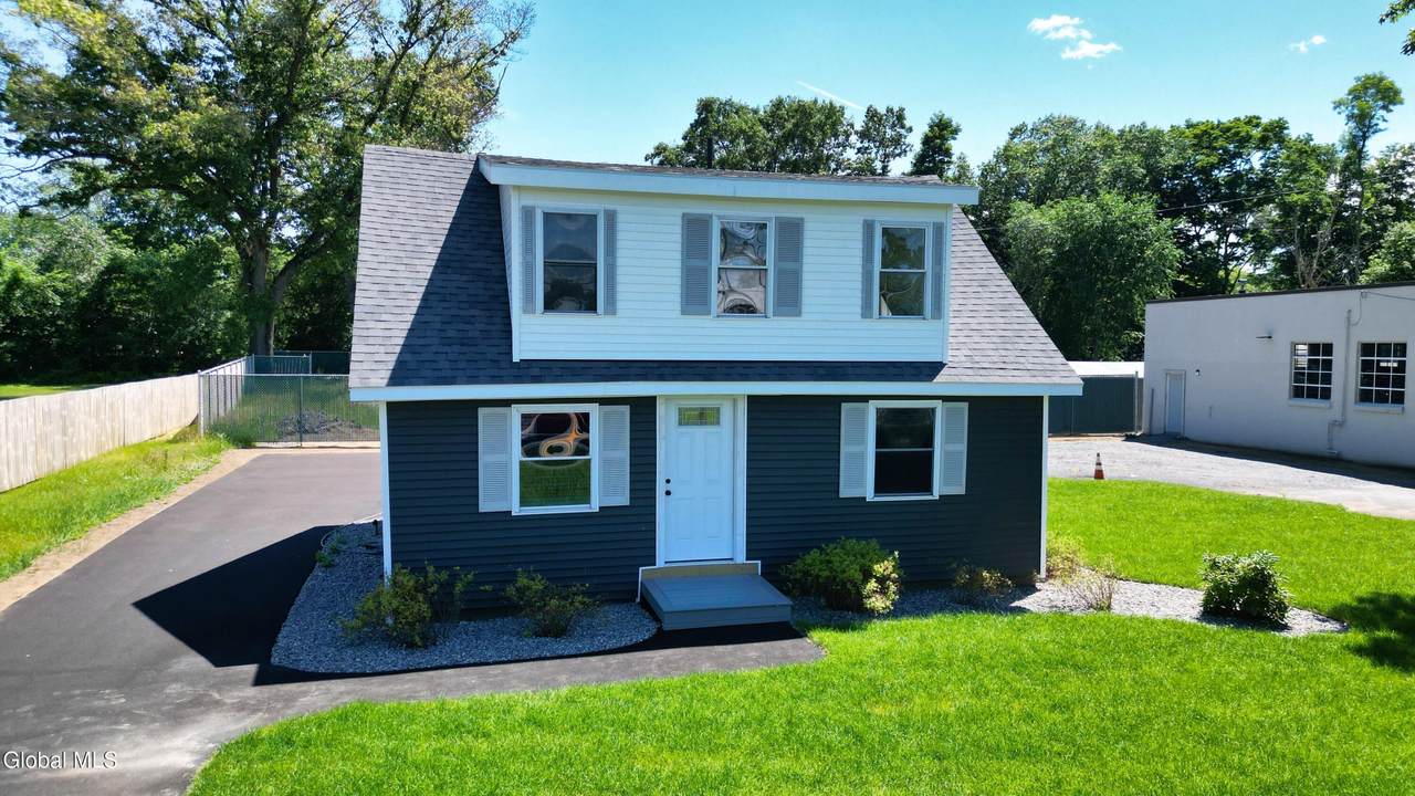 1092 Dix Avenue - Photo 1