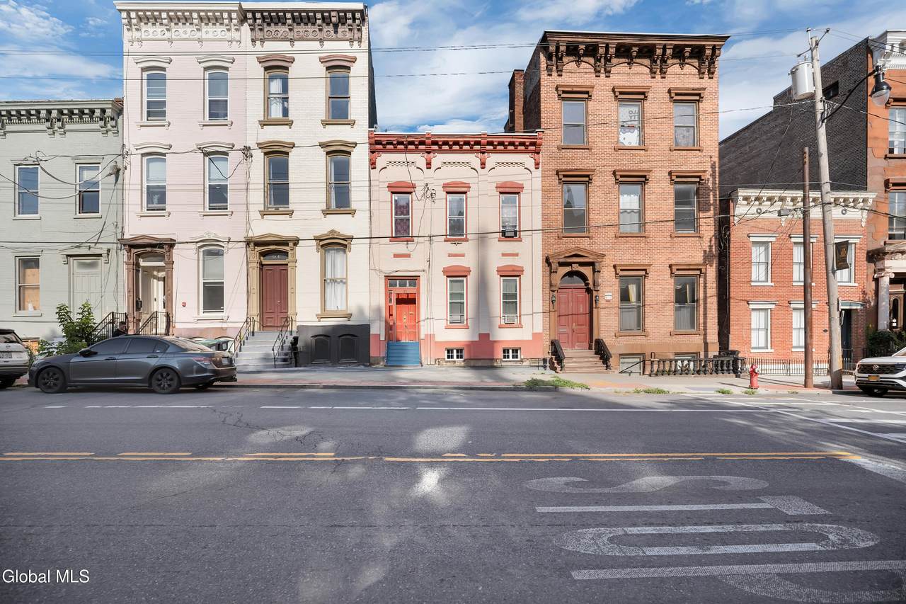 55 Ten Broeck Street - Photo 1