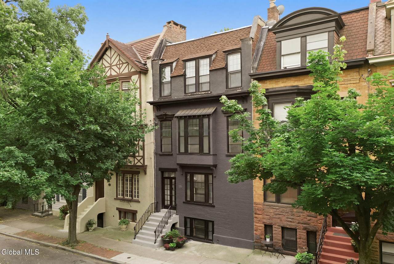 142 Chestnut Street - Photo 1