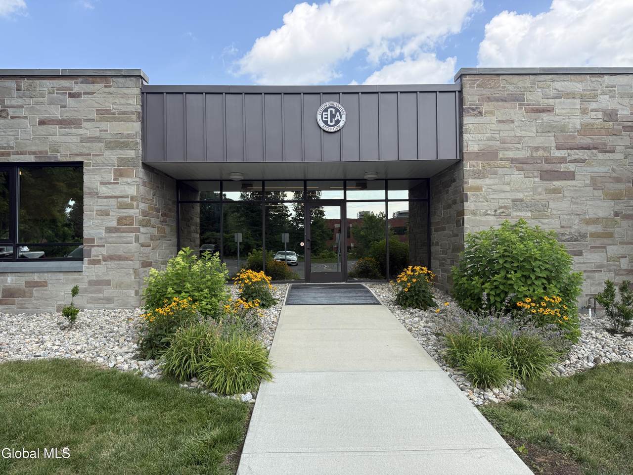 6 Airline Drive - Photo 1