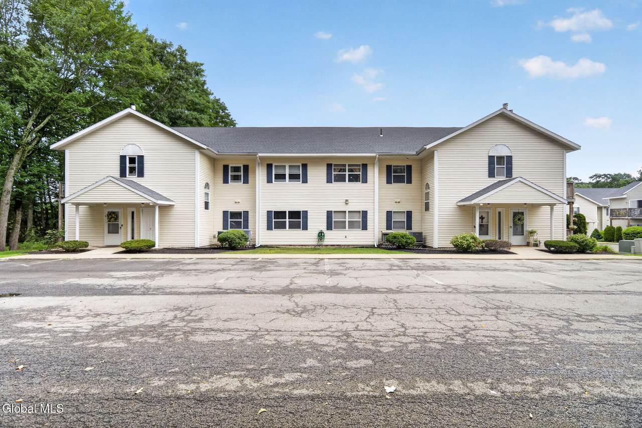 103 Greenwich Drive - Photo 1