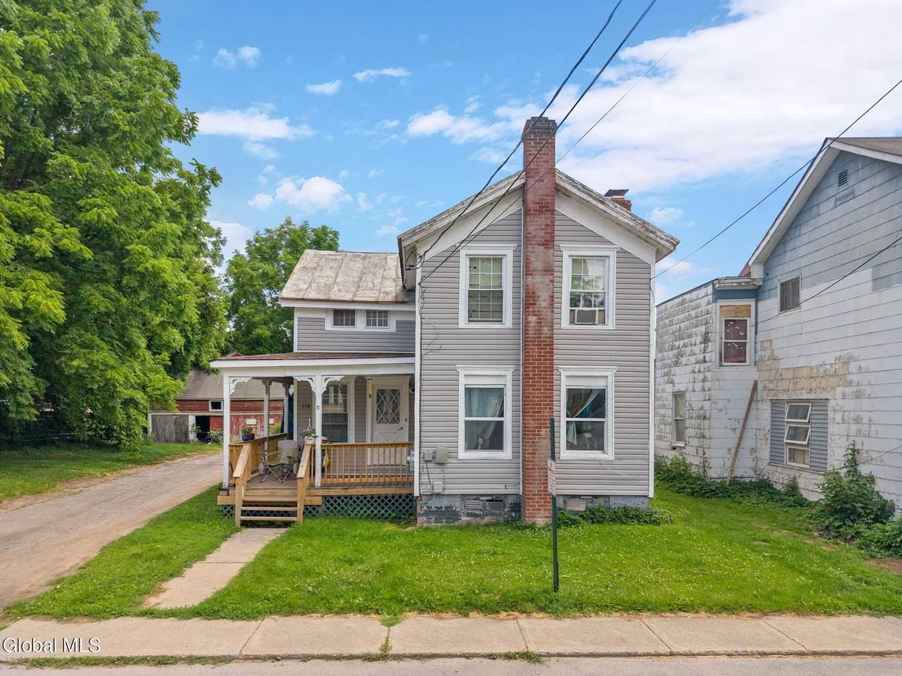 118 Railroad Avenue - Photo 1