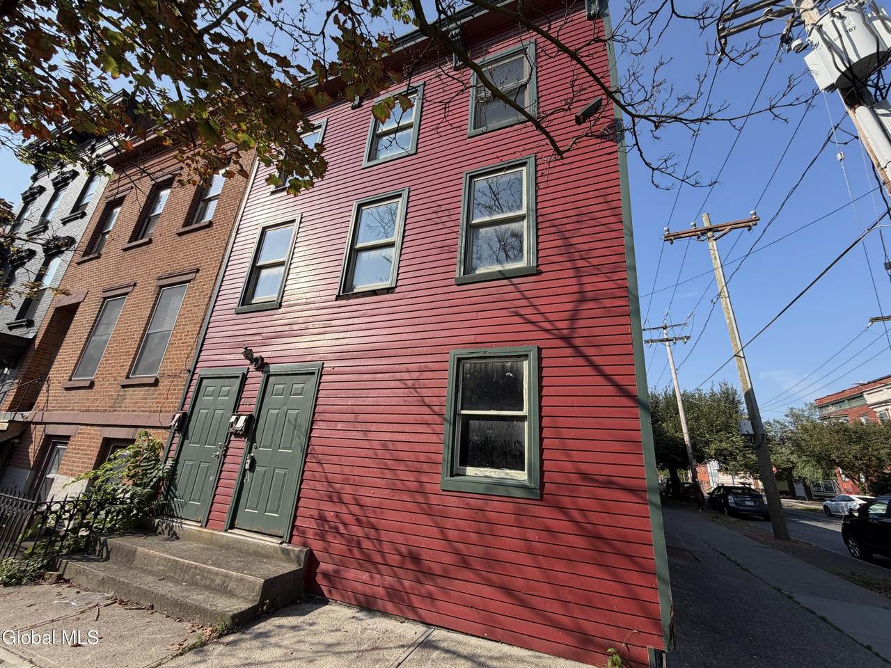 372 Madison Avenue - Photo 1