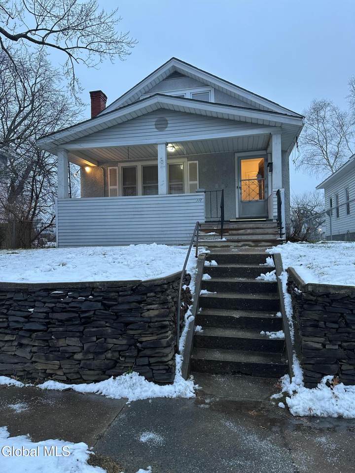 117 Henry Street - Photo 1