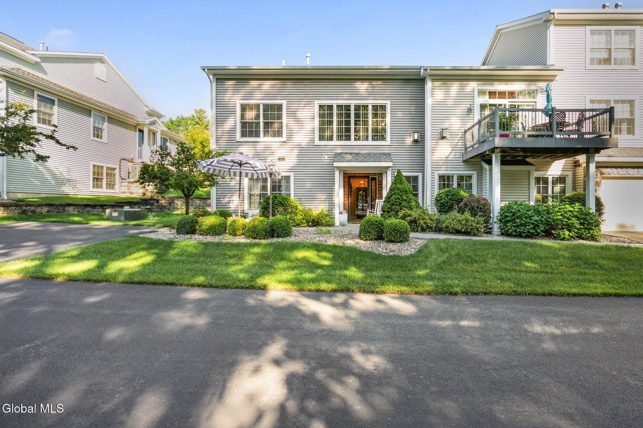 2374 Nott Street - Photo 1
