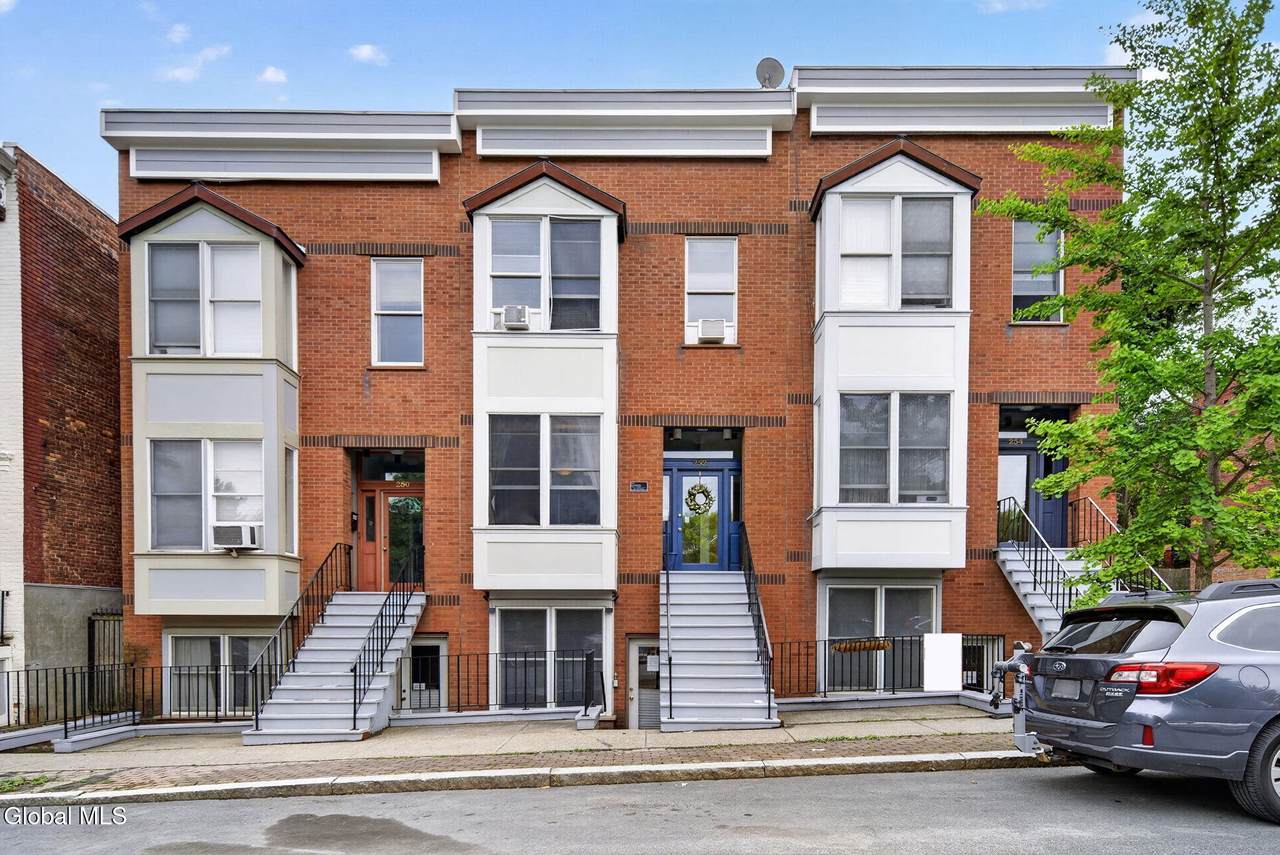 252 Hudson Avenue - Photo 1