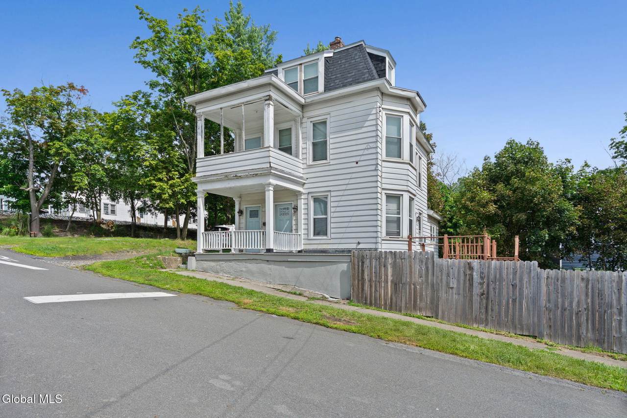 16 Vanderwerken Avenue - Photo 1