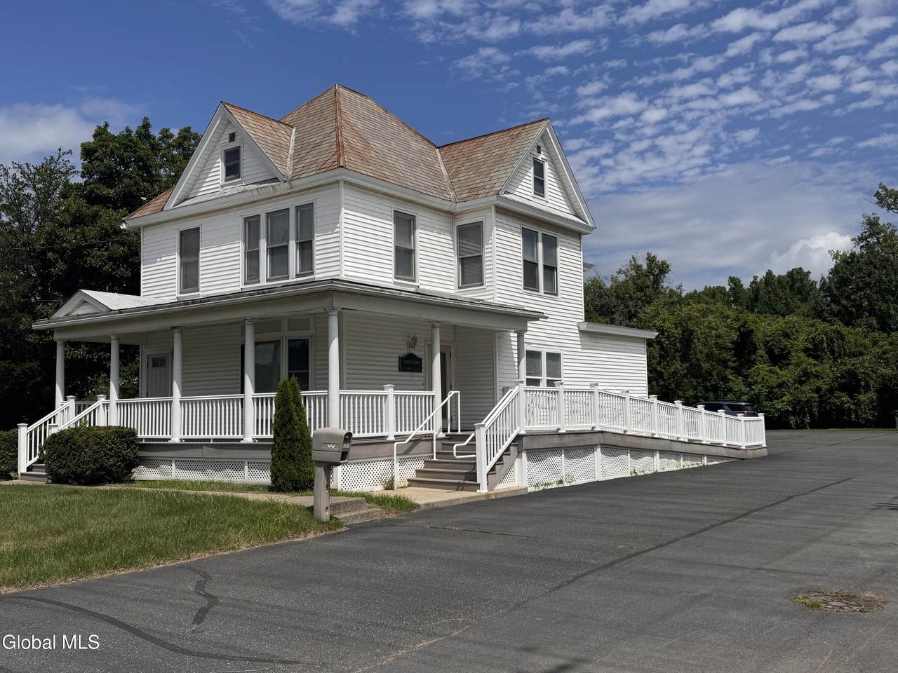 1147 Troy-Schenectady Road - Photo 1