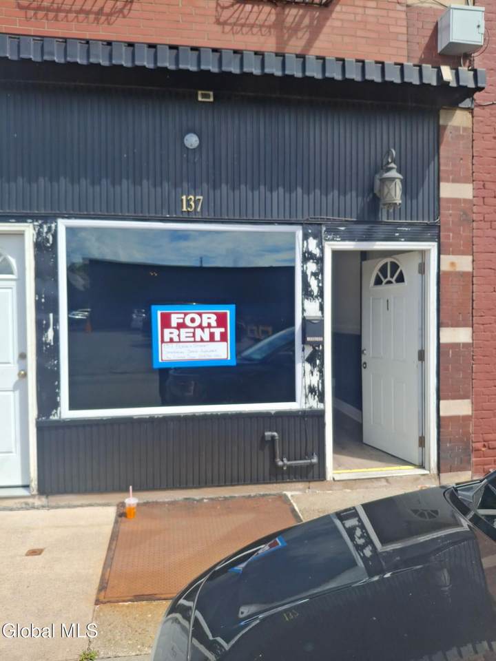137 Ferry Street - Photo 1