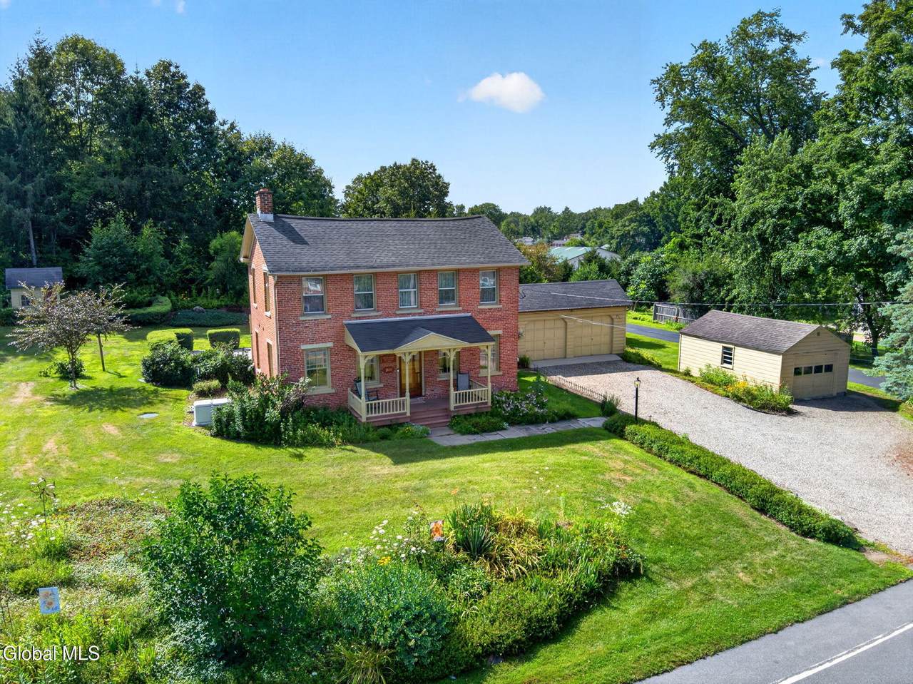 201 Kingsley Road - Photo 1