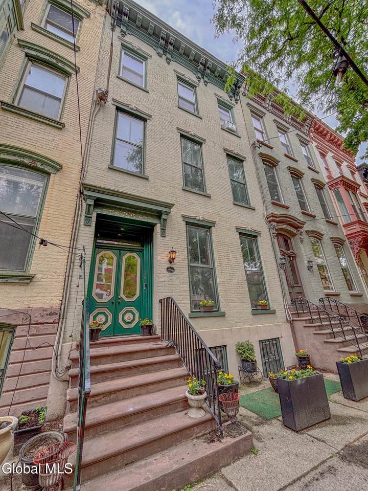 149 Lancaster Street - Photo 1