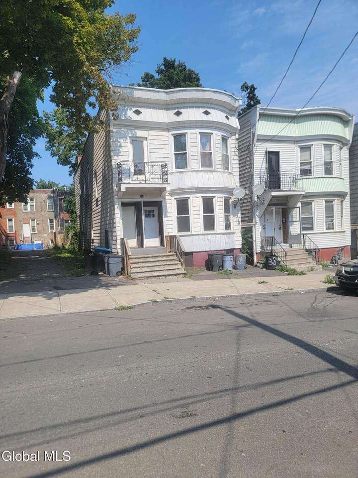 385 Orange Street - Photo 1