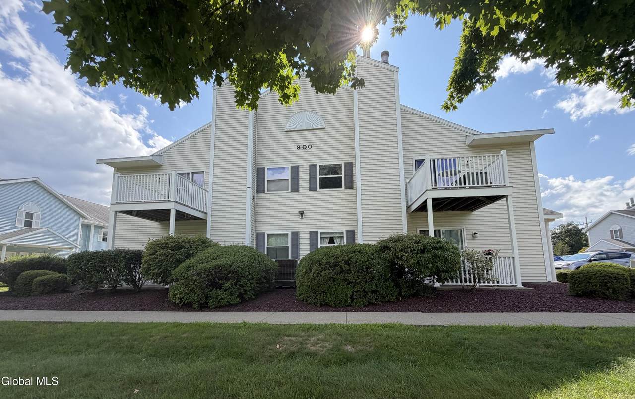 801 Cambridge Manor Drive - Photo 1