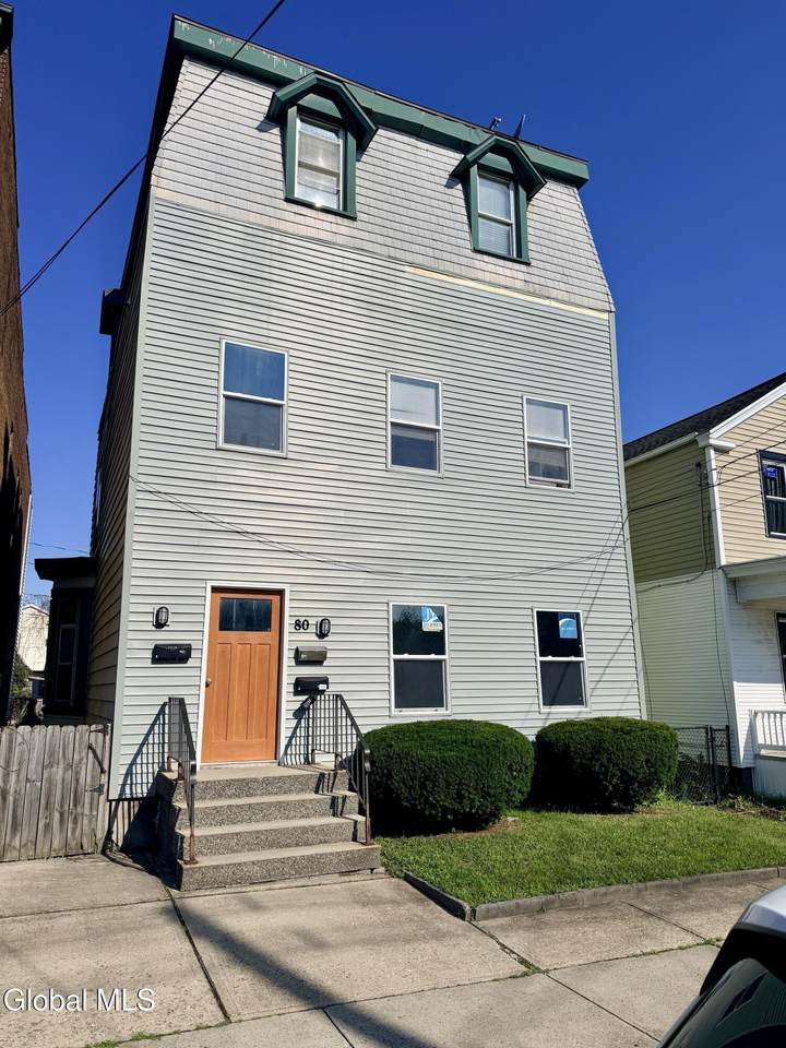 80 Hudson Avenue - Photo 1