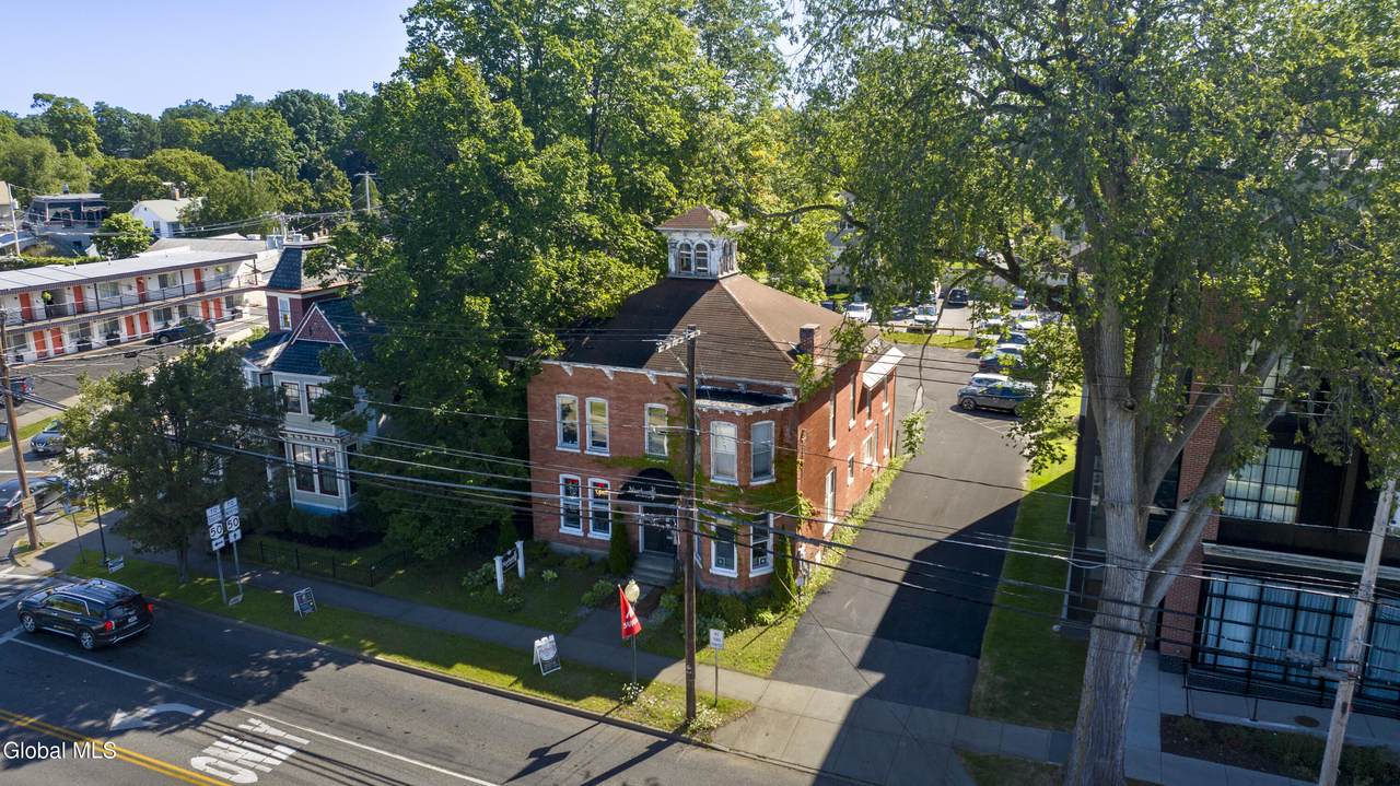 182 Broadway - Photo 1