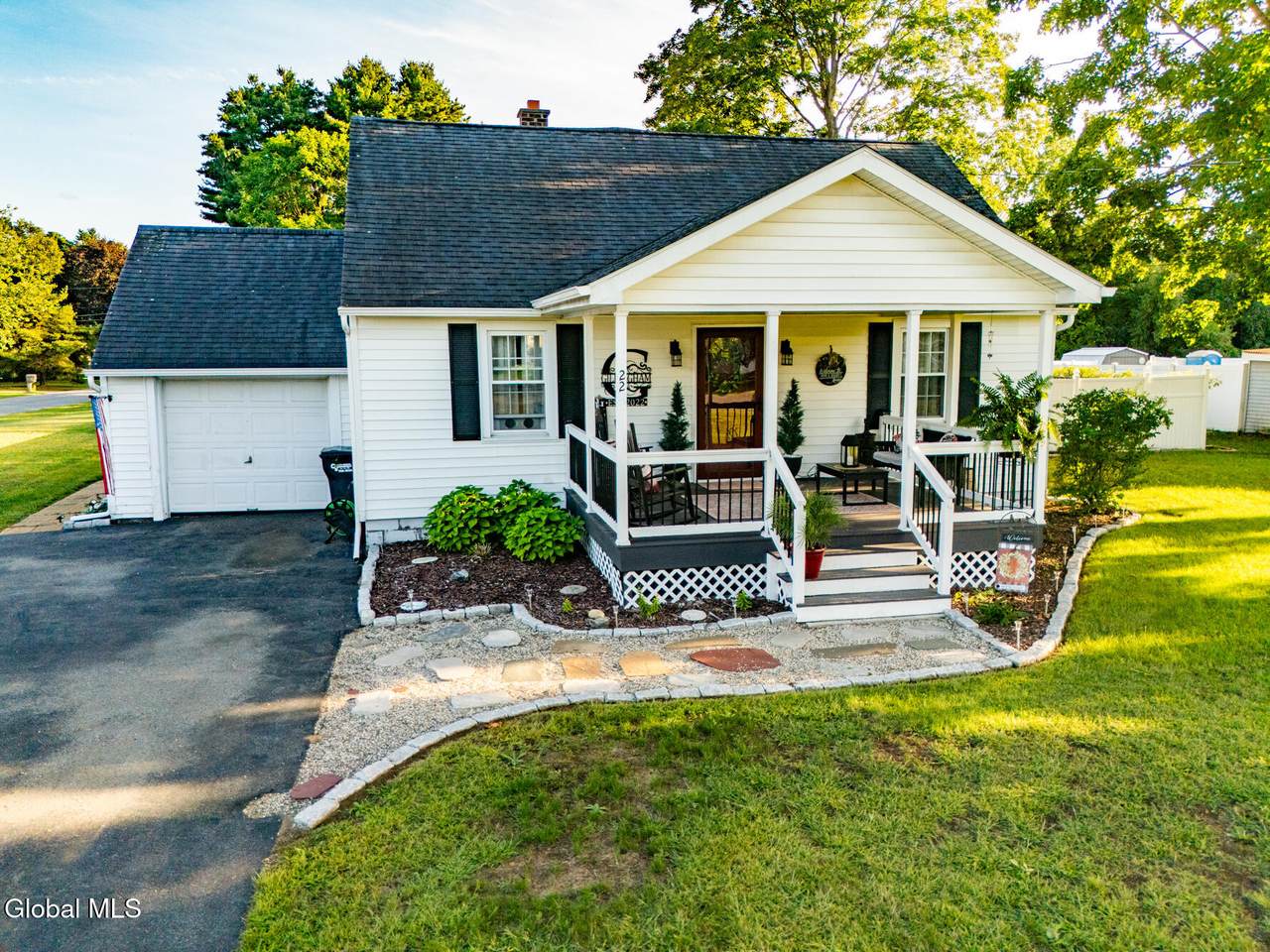 22 Pine Road - Photo 1