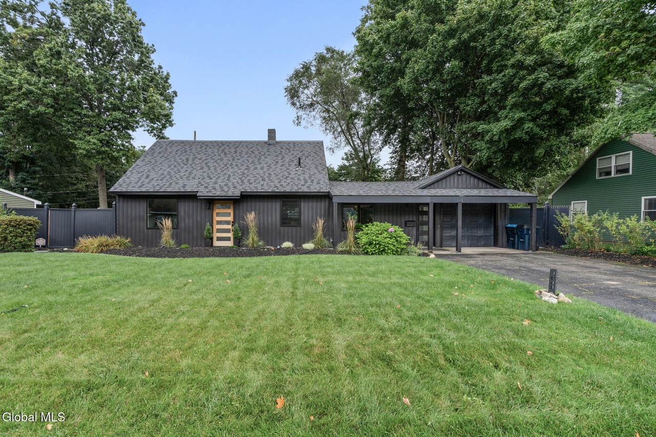 1048 Spry Lane - Photo 1