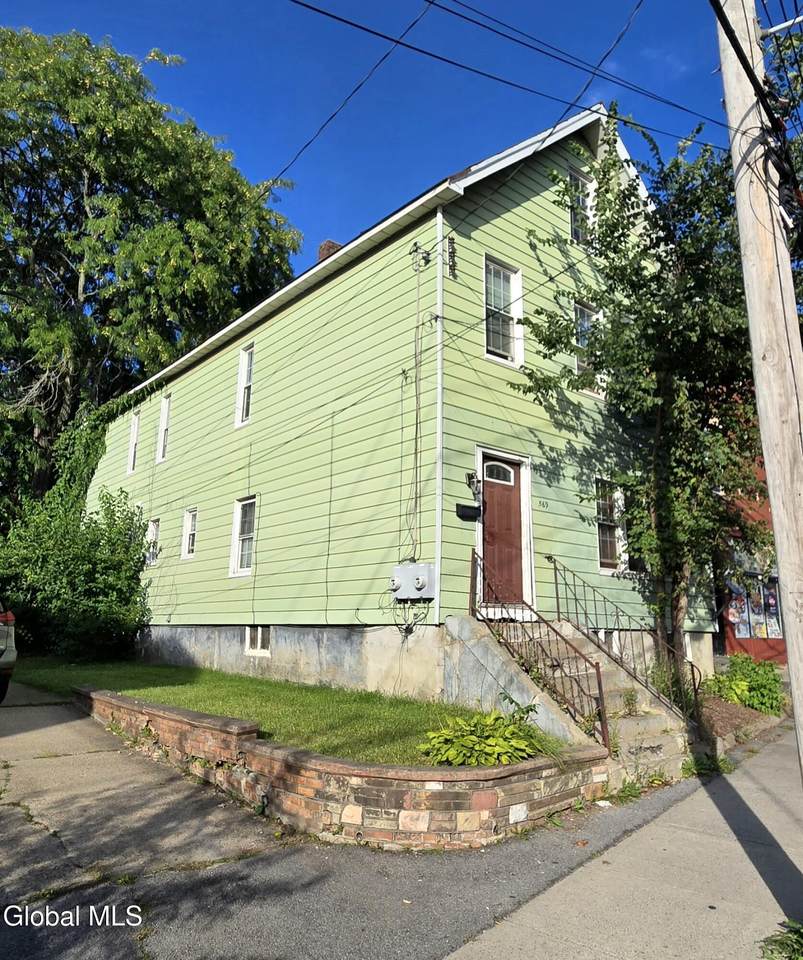 569 Nott Street - Photo 1