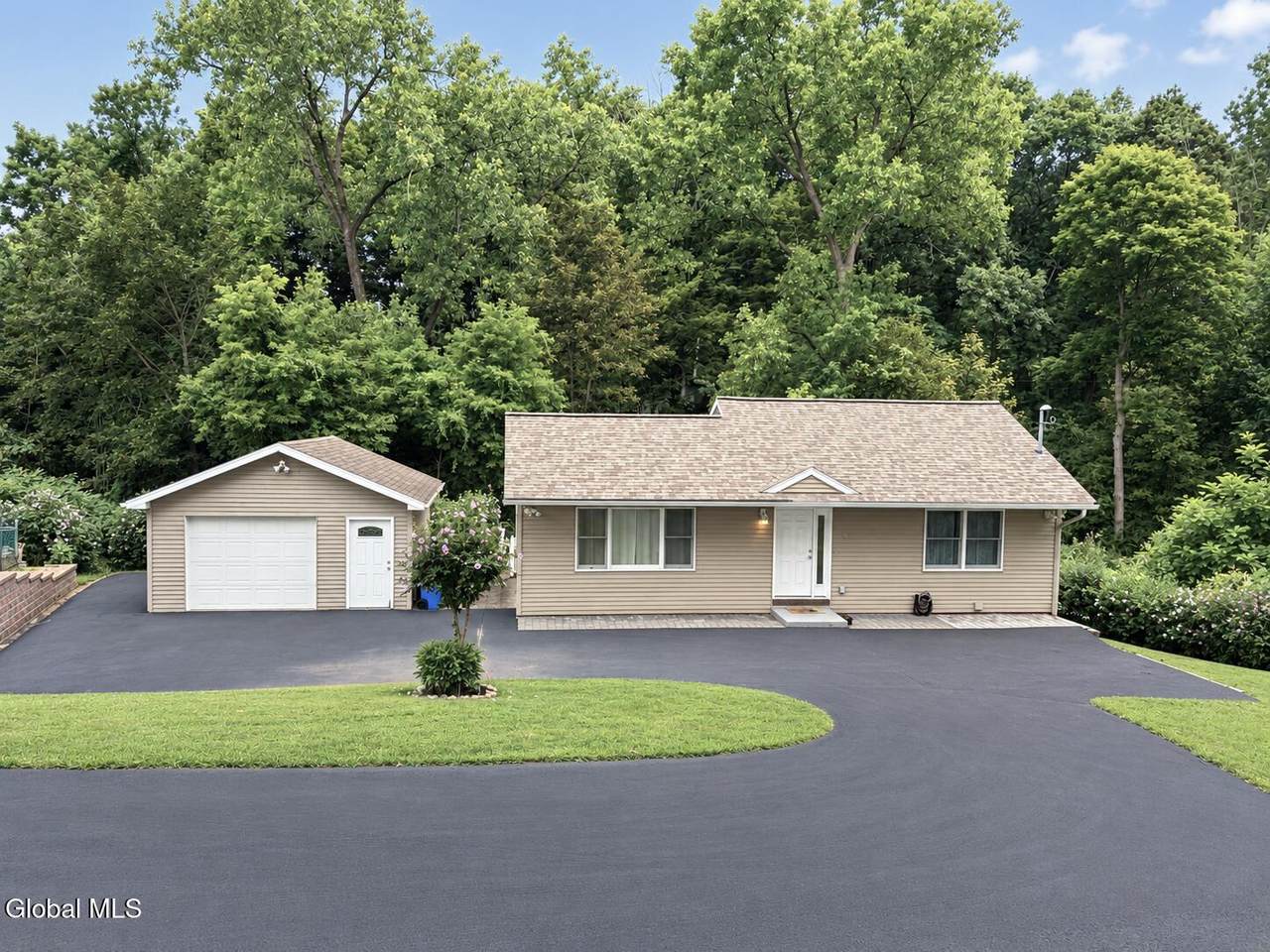 70 Orchard Avenue - Photo 1