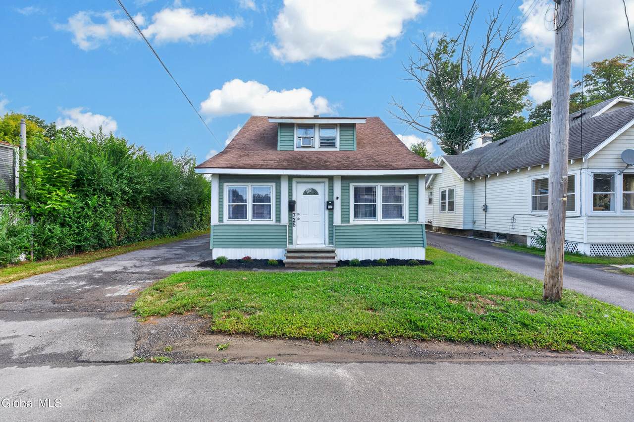 725 Curry Road - Photo 1