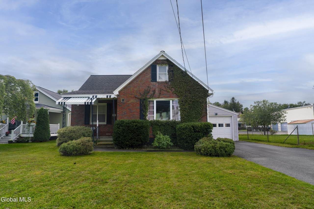 319 Princetown Road - Photo 1