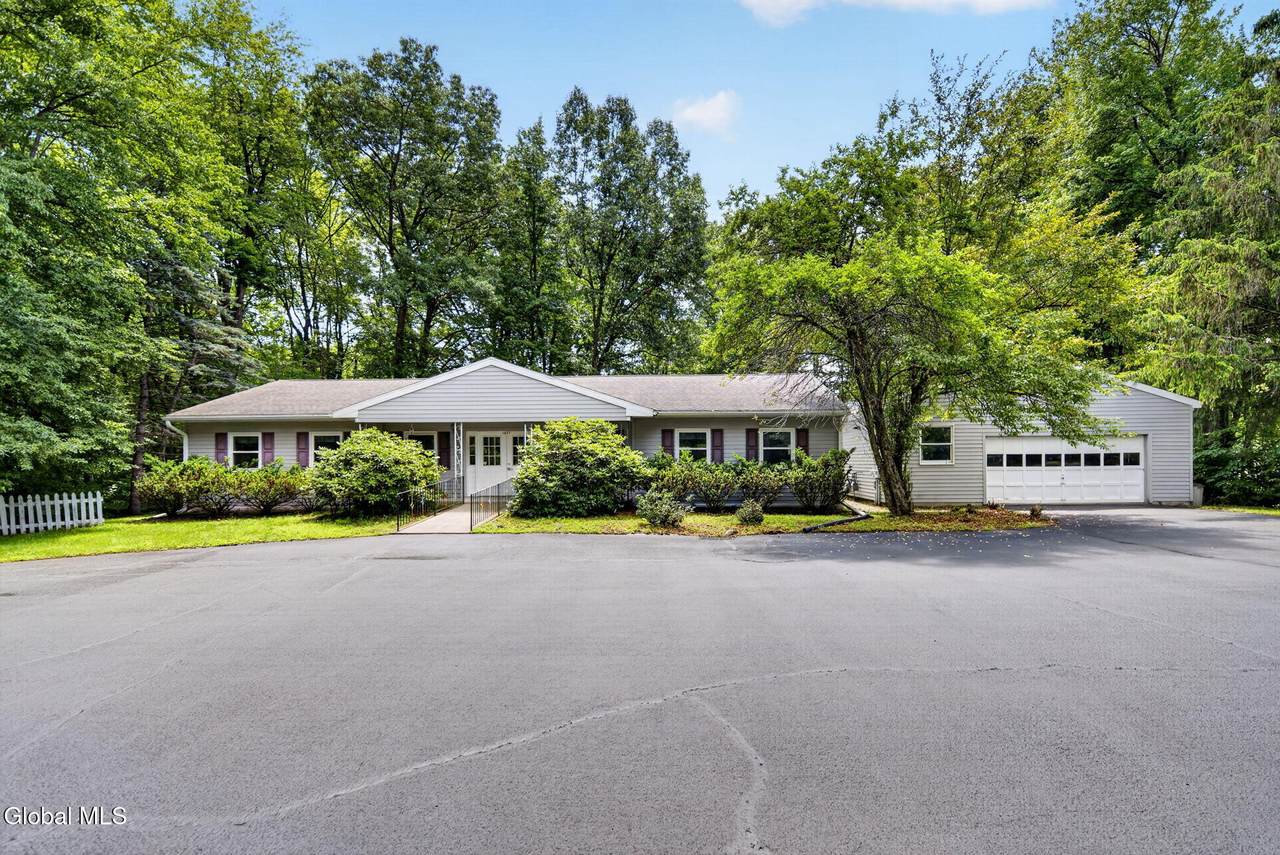 1612 Crescent Road - Photo 1