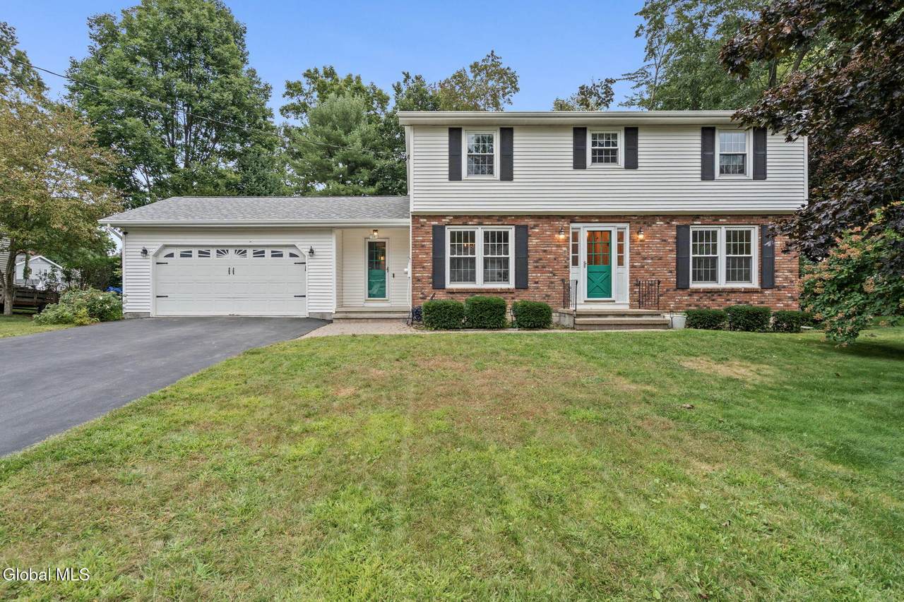 16 Sandstone Drive - Photo 1