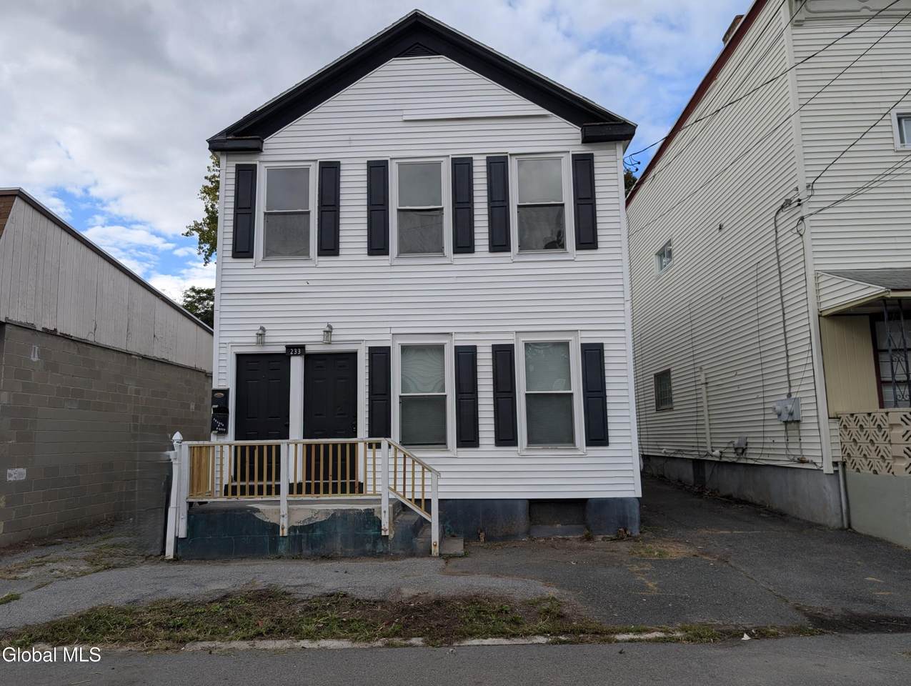 233 Park Place - Photo 1