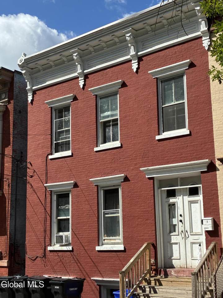 215 9th Street - Photo 1