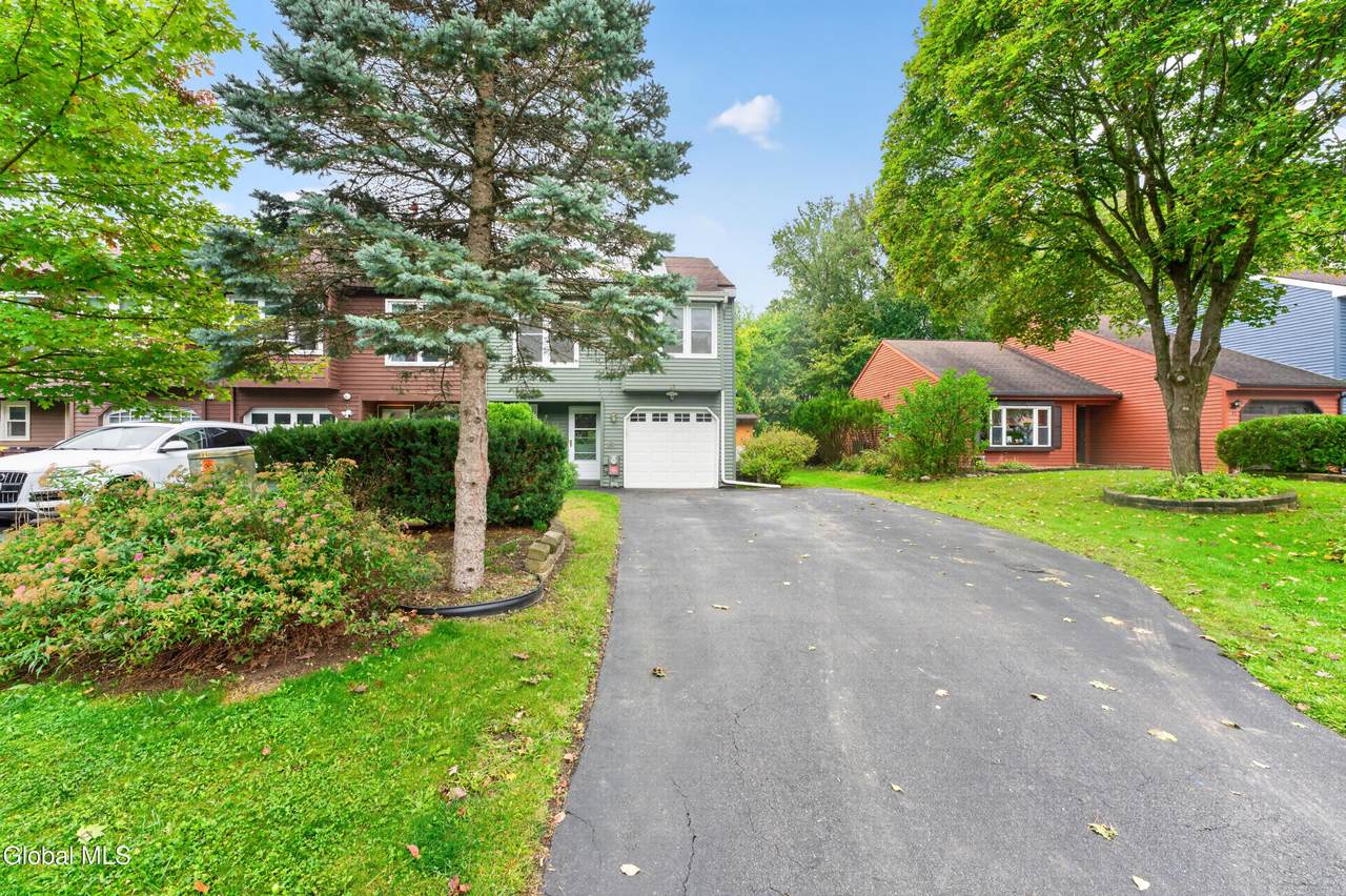 23 Lexington Drive - Photo 1