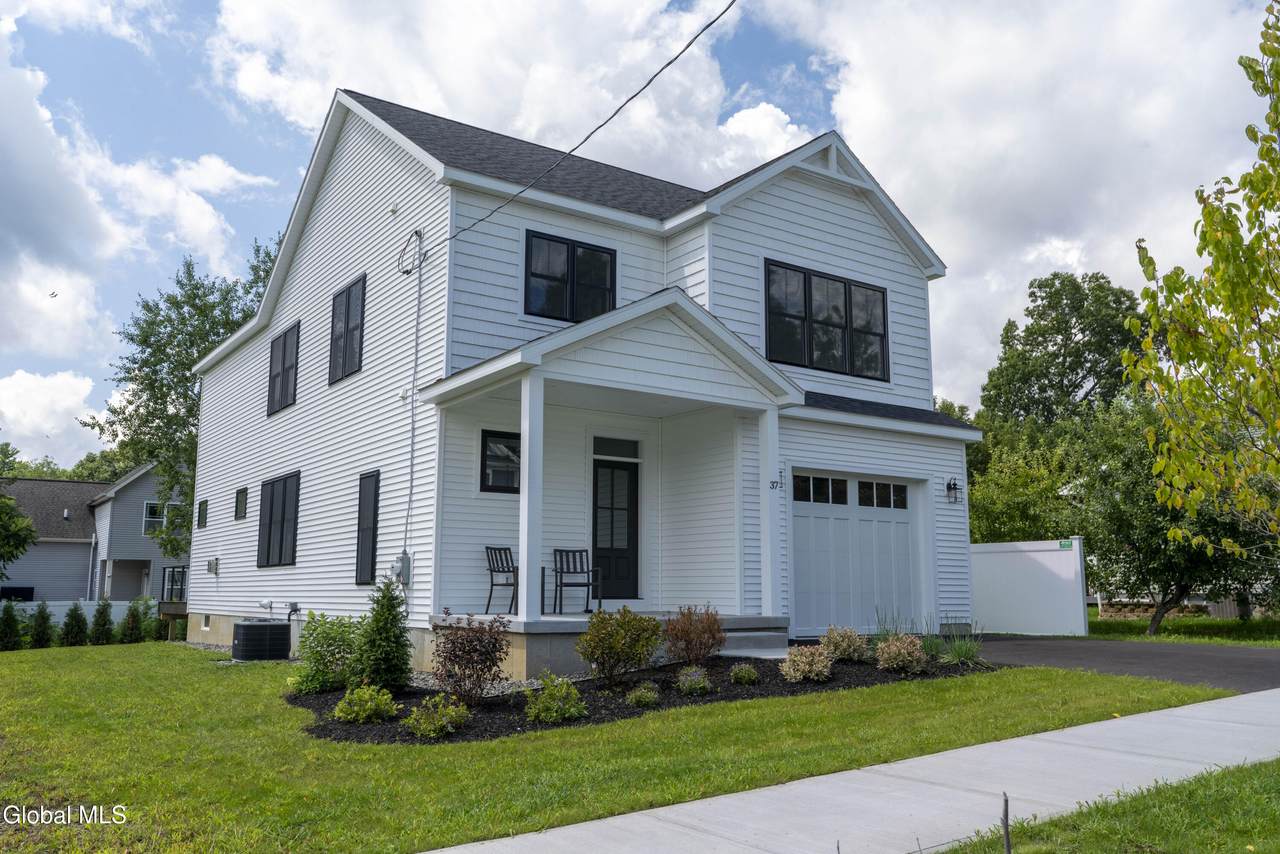 37 Newton Avenue - Photo 1