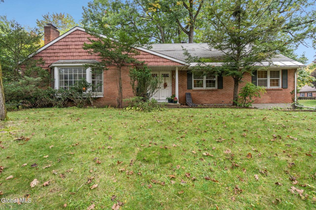1935 Heritage Road - Photo 1