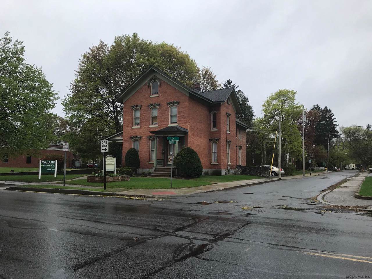 428 Glen St - Photo 1