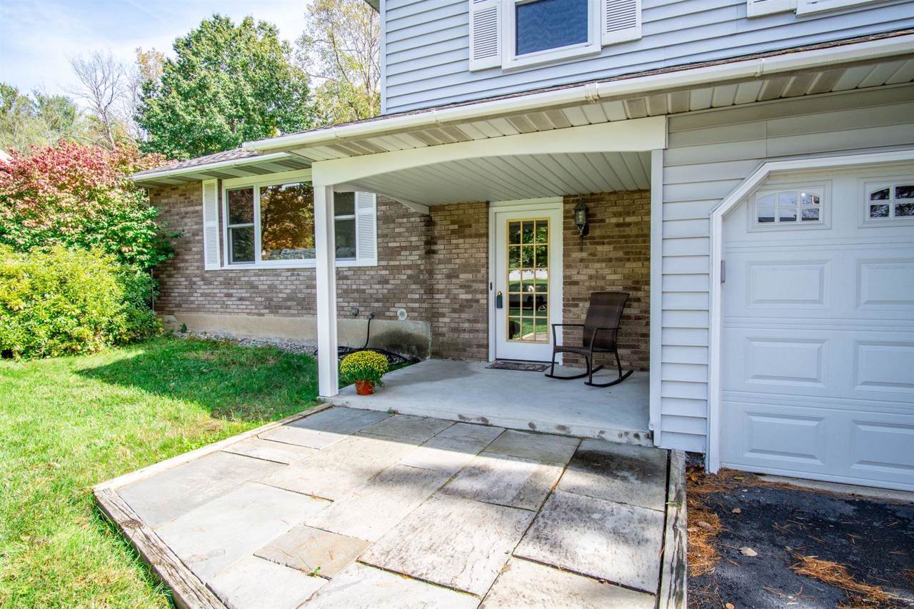 33 Meadow La - Photo 1
