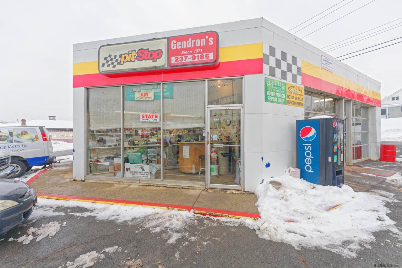 885 5TH AV - Photo 1