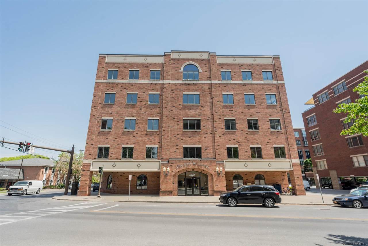 60 Railroad Pl - Photo 1