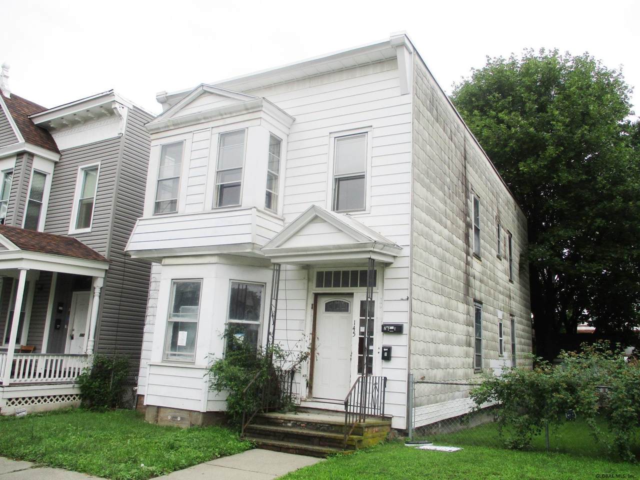 145 6TH AV - Photo 1