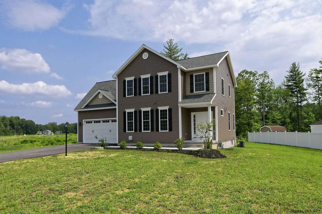 8 Huntington Way - Photo 1