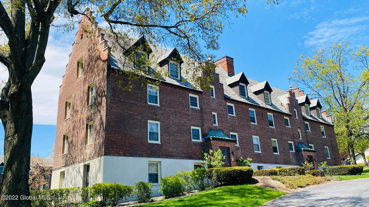 195 Van Rensselaer Boulevard - Photo 1