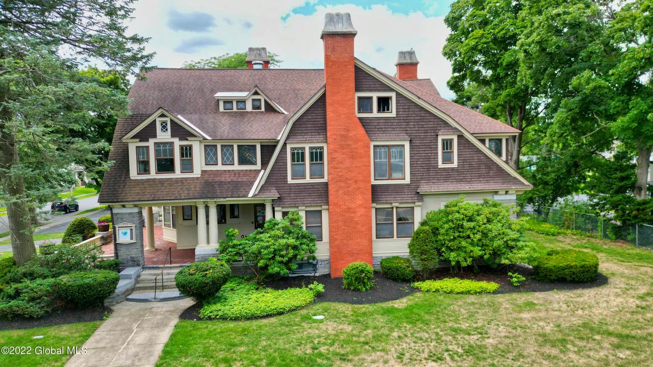 454 Glen Street - Photo 1